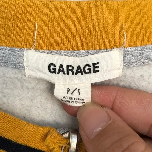 Garage Varsity Style Chicago 1975 Long Sleeve Zip Up Crop Sweatshirt - Picture 4 of 8